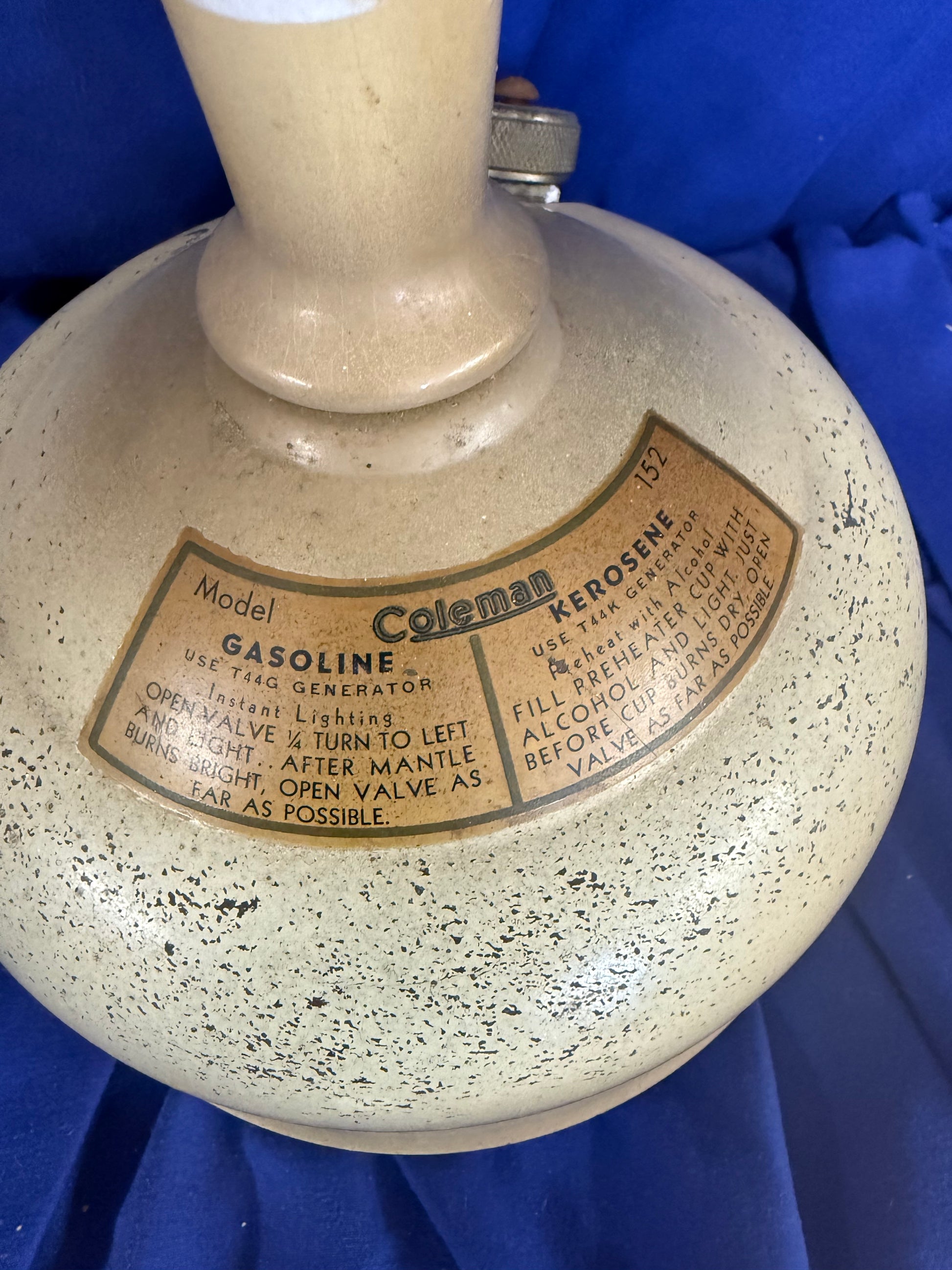 Coleman model 152 lantern gas kerosene