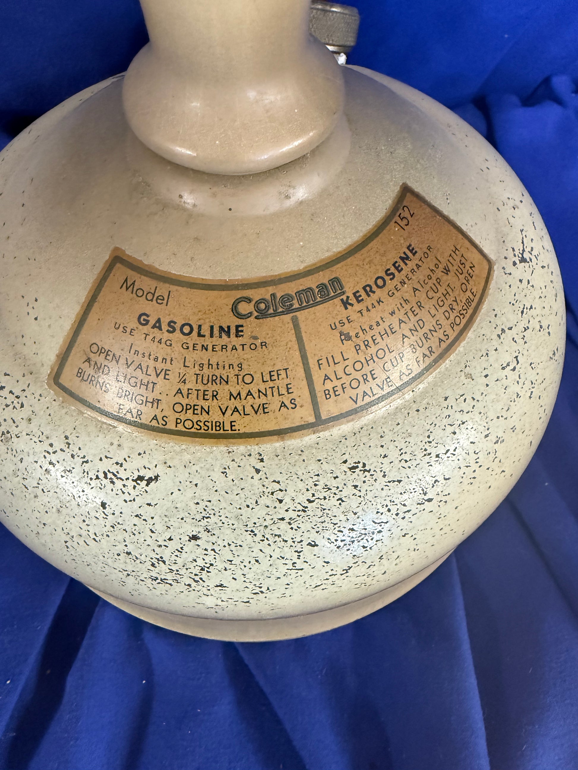 Coleman model 152 lantern gas kerosene